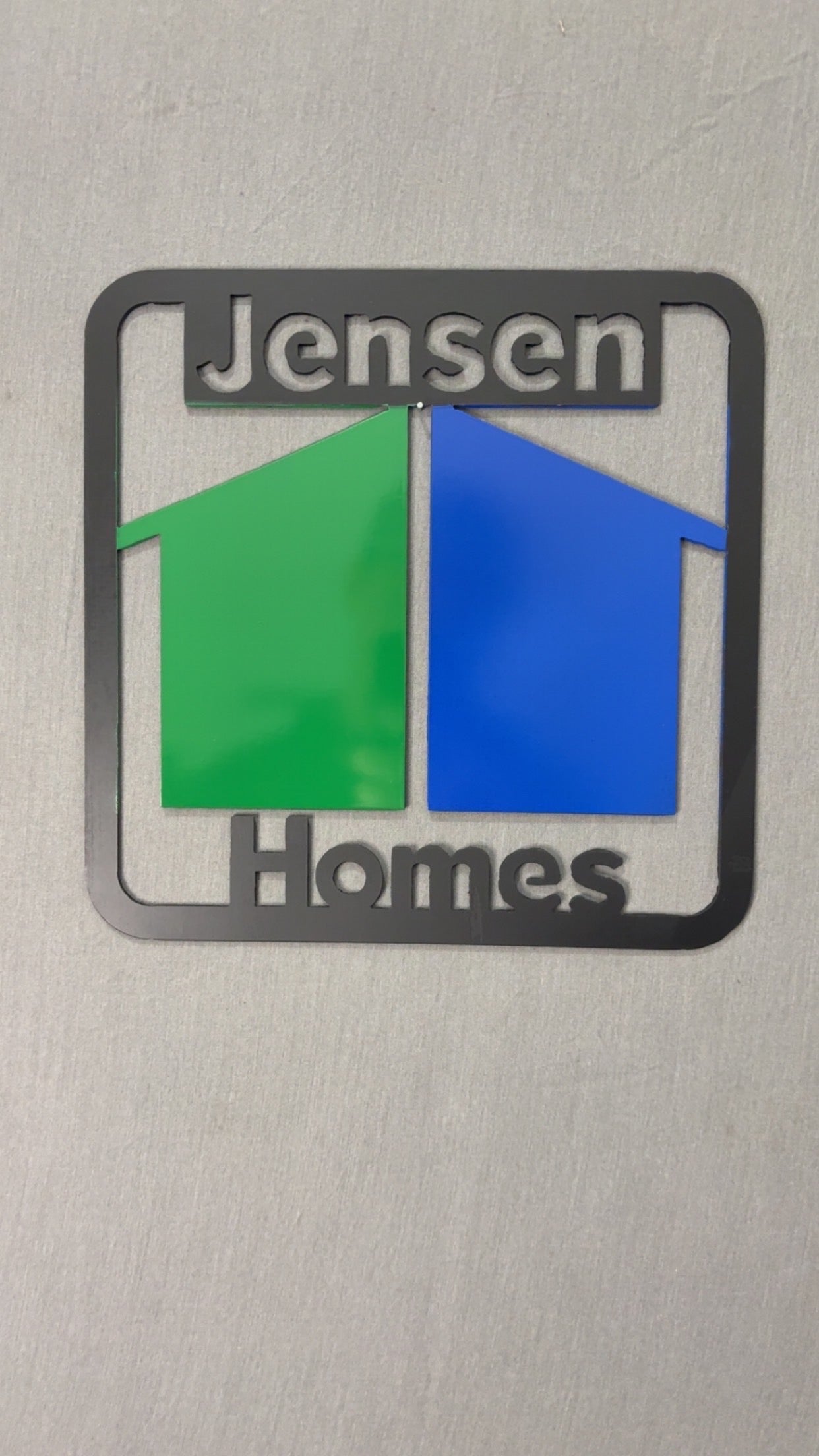 CUSTOM 1'X1' METAL LOGO